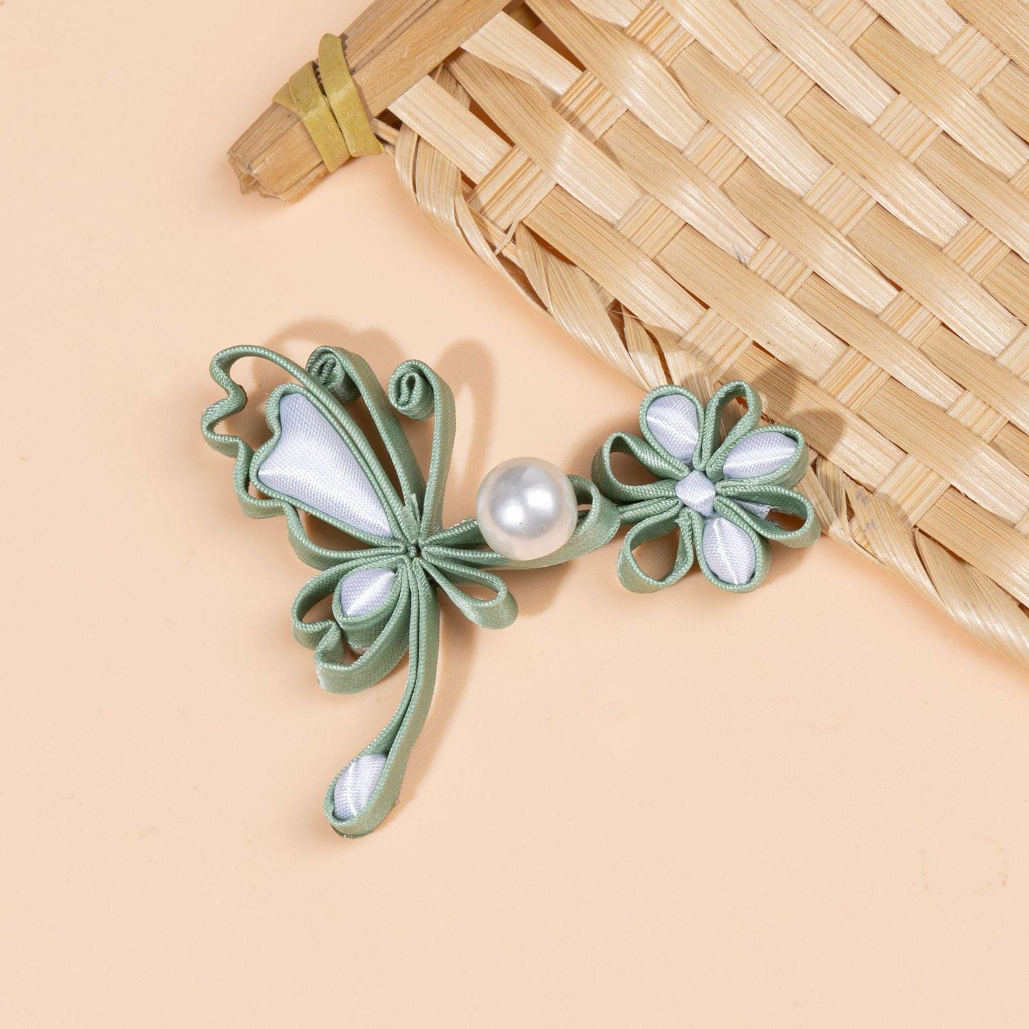 Handmade Chinese Frog Button, Butterfly Knot Closure, Qipao Button, Sewing Trim, Pearl Flower Embellishment, Oriental Fashion Accessory