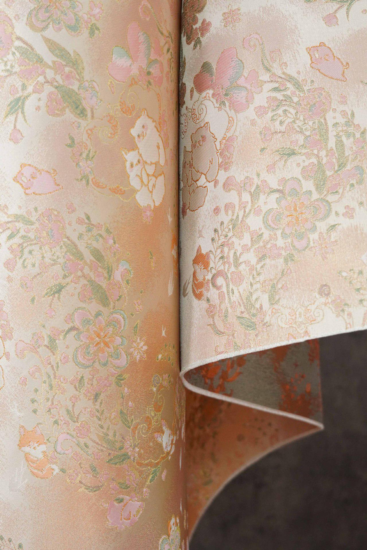 Cute Animal Spring Song Brocade Fabric, Chinese Style Gold Metallic Jacquard Textile, Floral Woven Fabric for Dress, Qipao and Sewing