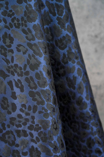 Vintage-Style 3D Leopard Jacquard Fabric, Yarn-Dyed Textured Woven Textile, 2 Colors for Jackets, Dresses, Skirts, Bags and Sewing