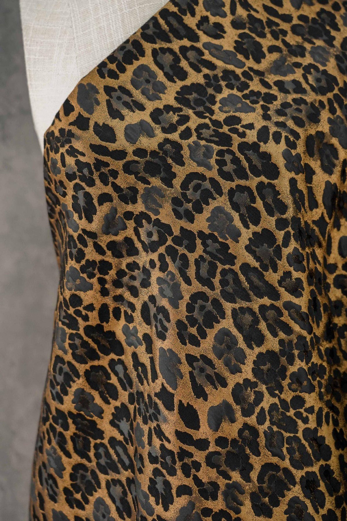 Vintage-Style 3D Leopard Jacquard Fabric, Yarn-Dyed Textured Woven Textile, 2 Colors for Jackets, Dresses, Skirts, Bags and Sewing