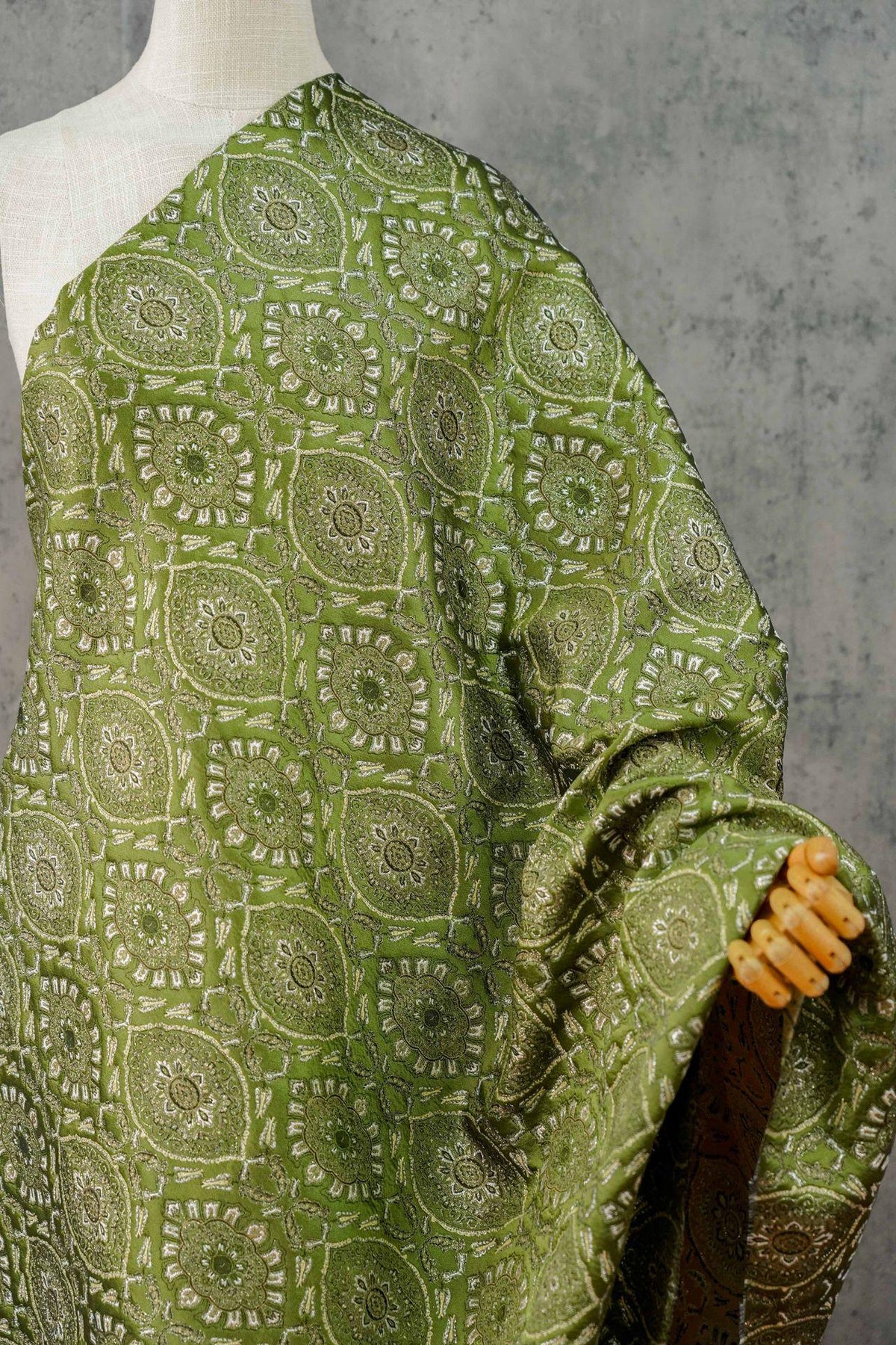 Persian Floral Medallion Jacquard Fabric, Metallic Gold Thread Brocade with Diamond Pattern for Cheongsam, Jackets, Bags and Home Decor, 63"