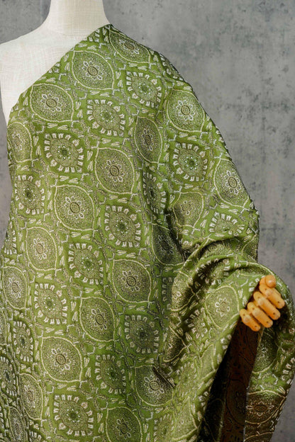 Persian Floral Medallion Jacquard Fabric, Metallic Gold Thread Brocade with Diamond Pattern for Cheongsam, Jackets, Bags and Home Decor, 63"