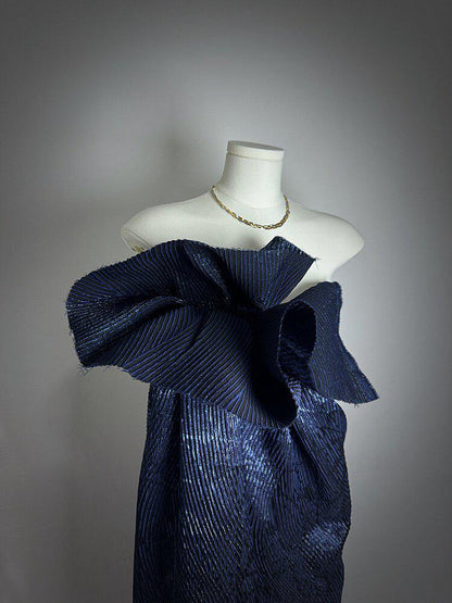 Navy Blue Metallic Jacquard Fabric, 3D Textured Wave Pattern Stretch Brocade for Evening Gowns, Runway Dresses and Skirts, 55“